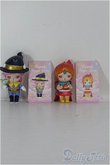 【SALE】POPMART/Bunny Magic Betty+Hedy本体+カードのみ I-24-08-25-1128-YB-ZI