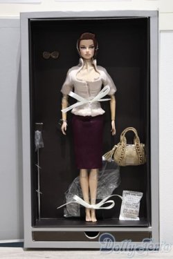 画像2: 【新宿マルイアネックス店 店頭販売商品】Fashion Royalty/Face Time Eugenia Frost Dressed Premium Doll 91167 2100130000021424-ZM