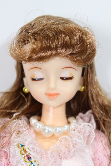 買い公式メルヘンコレクション ジェニー 眠りの森の美女 スリーピングビューティー　眠り目 人形