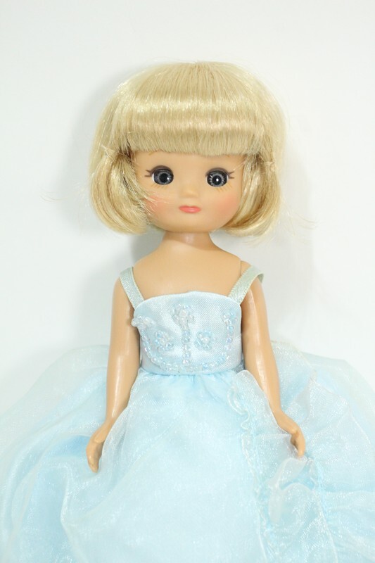 タイニーベッツィークイーンTiny Betsy McCall QUEEN タイニー